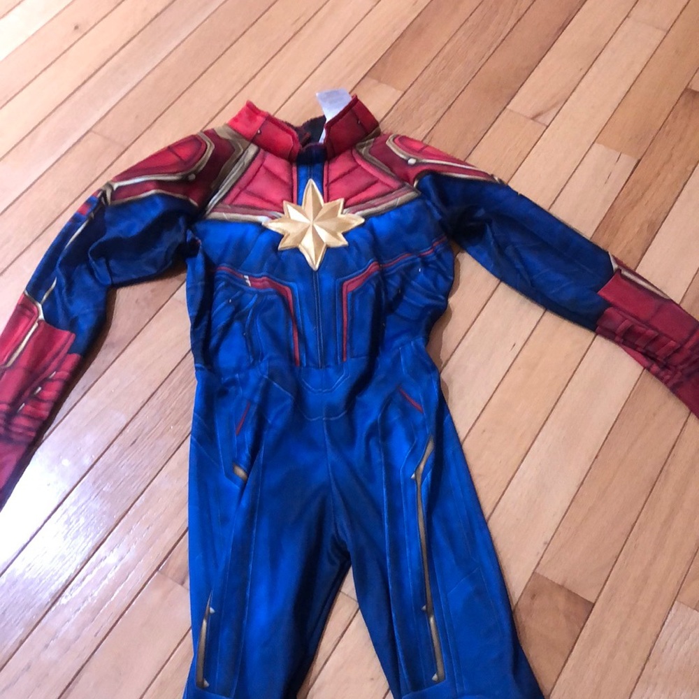 Captain marvel small 4-7